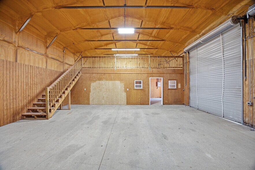 More Photos Of 1364 Candler Rd, Gainesville Truck Terminal For Lease