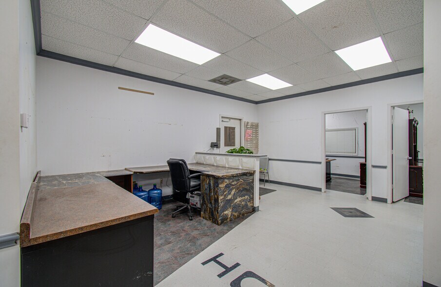 More Photos Of 7571 Morley St, Houston Warehouse For Sale