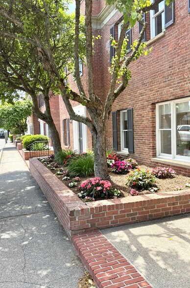 More Photos Of 39-51 Pine St, New Canaan Medical For Sale