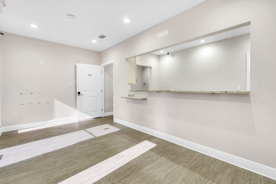 More Photos Of 4109 Armenia Ave, Tampa Medical For Sale