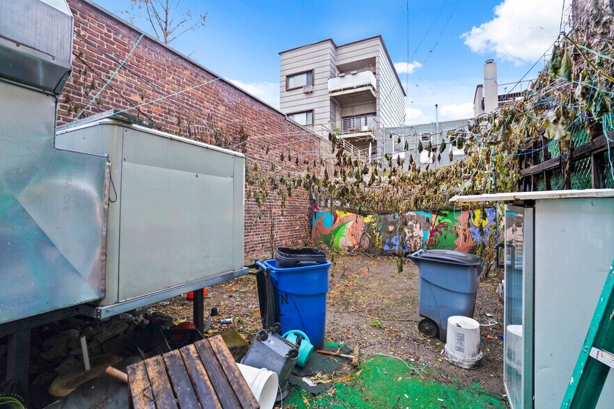 More Photos Of 739 Grand St, Brooklyn Apartments For Lease