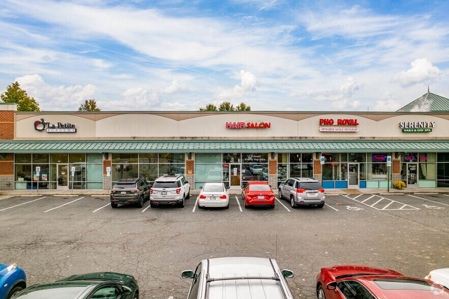 More Photos Of 46839 Maple Leaf Pl, Sterling Storefront For Lease