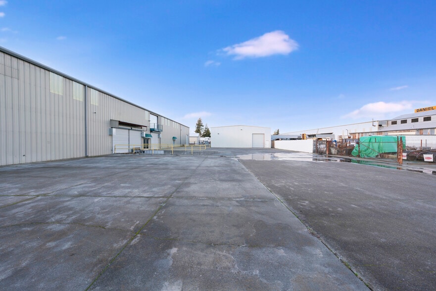 More Photos Of 120 Brush St, Ukiah Warehouse For Lease