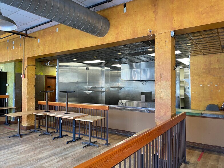 More Photos Of 1530 16th St, Denver Office For Sale