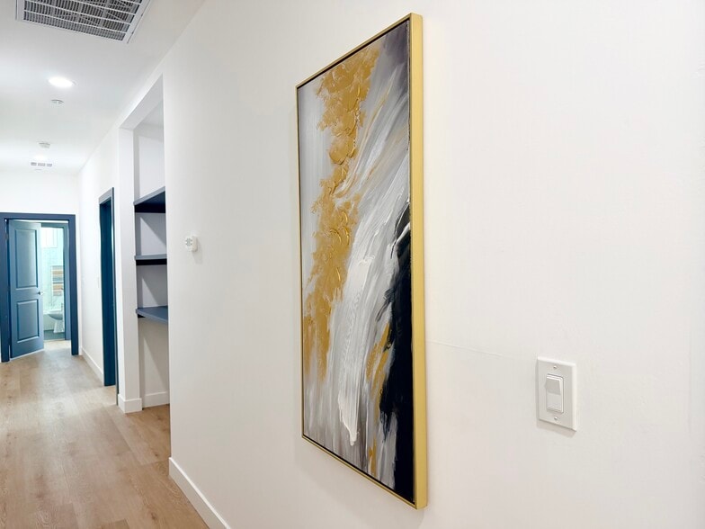 More Photos Of 4627 Rosewood Ave, Los Angeles Multifamily For Sale