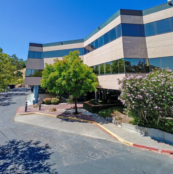 More Photos Of 1401 Los Gamos Rd, San Rafael Office For Lease