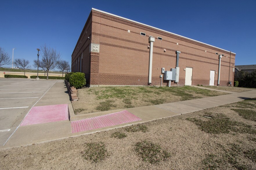 More Photos Of 7145 N George Bush Hwy, Garland Office For Sale