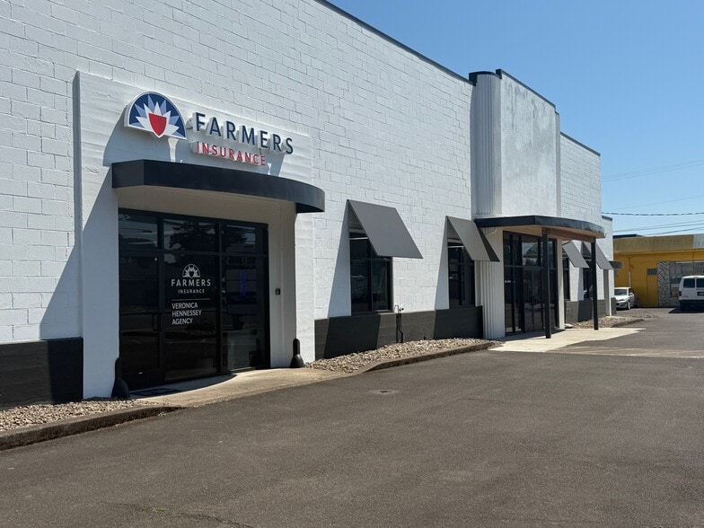 More Photos Of 1025 NW 9th St, Corvallis Office For Lease