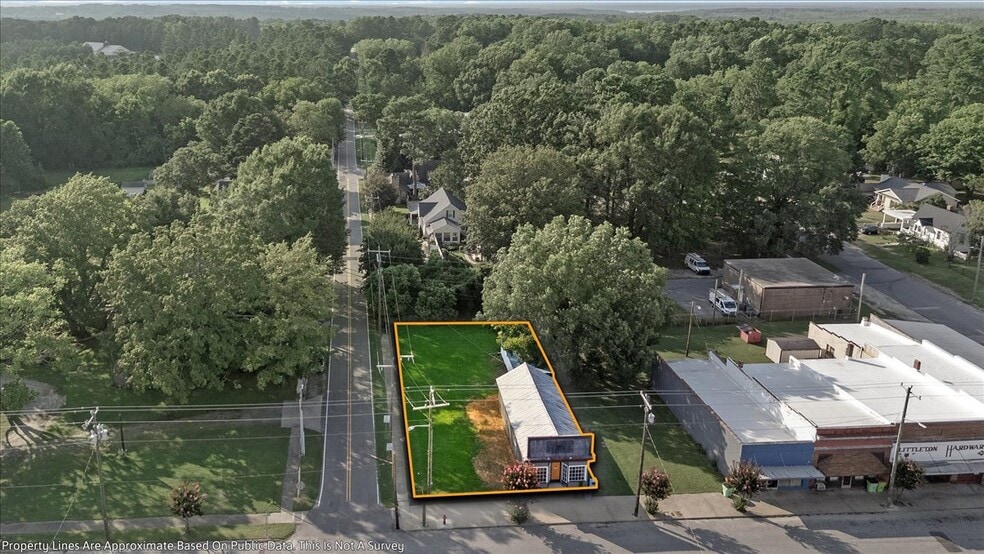 More Photos Of 202 E. North Main Street, Littleton General Retail For Sale