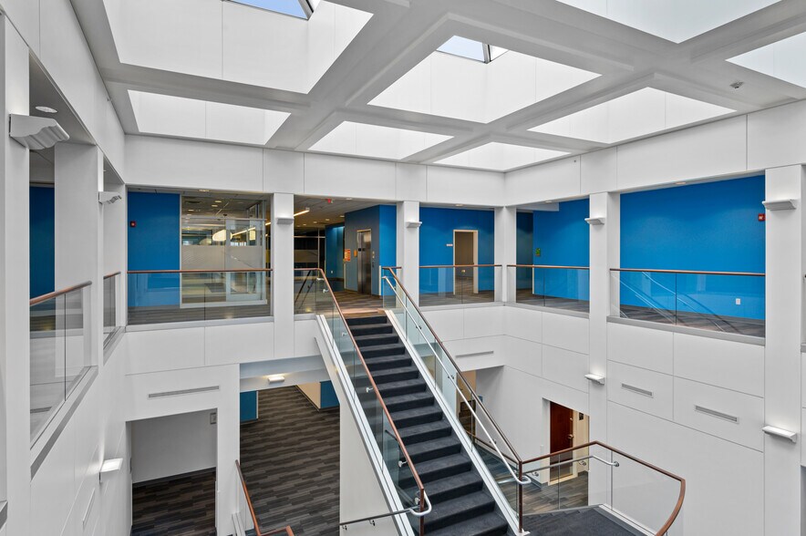 More Photos Of 6950 S Transit Rd, Lockport Office For Lease