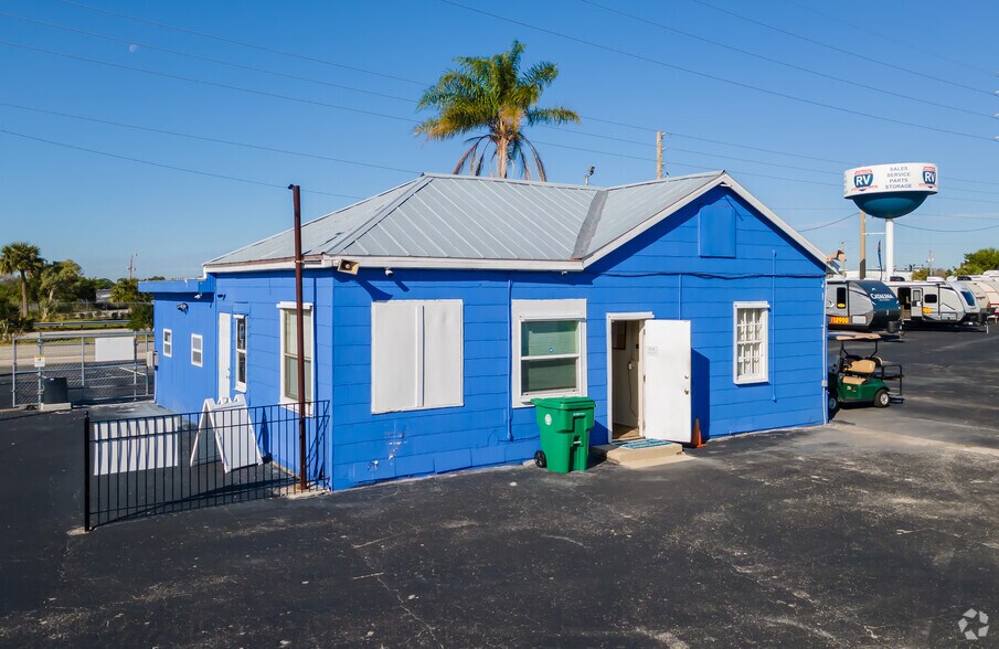 More Photos Of 2660 N Us Highway 1, Fort Pierce Auto Dealership For Sale