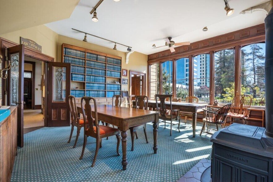 More Photos Of 653 11th St, Oakland Loft Creative Space For Sale