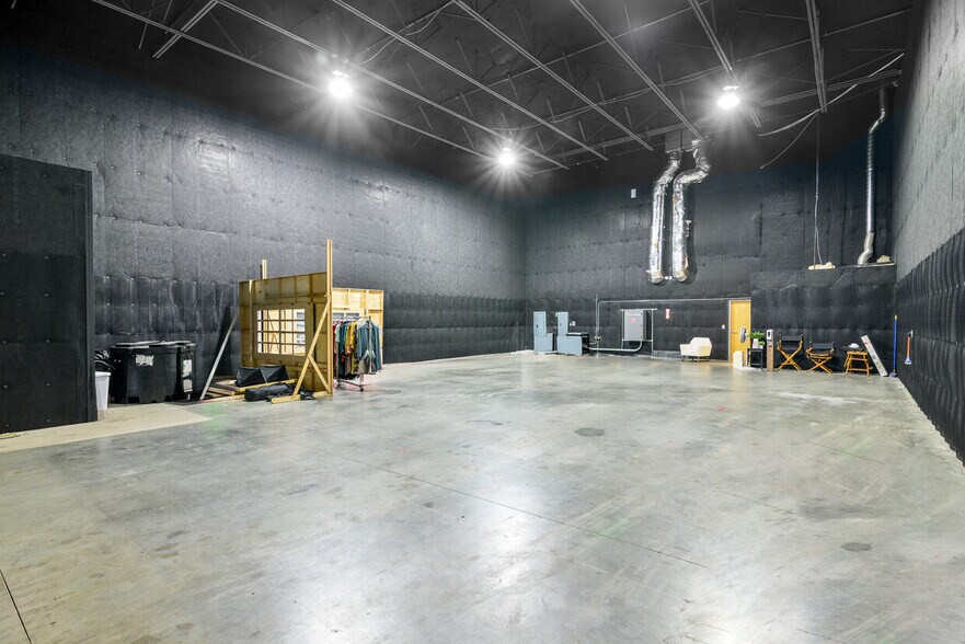 More Photos Of 28348 Constellation Rd, Valencia Warehouse For Sale