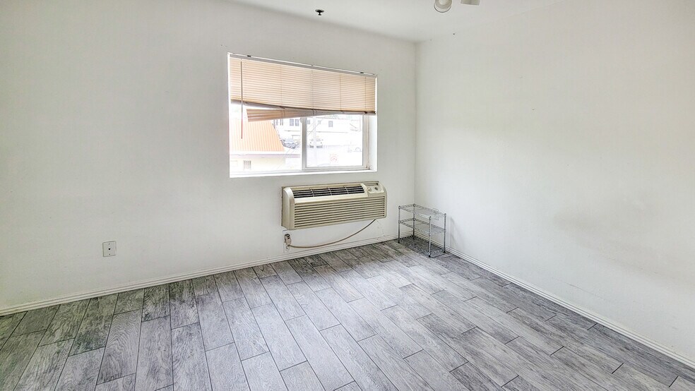 More Photos Of 5073 Huntington Dr N, Los Angeles Apartments For Sale