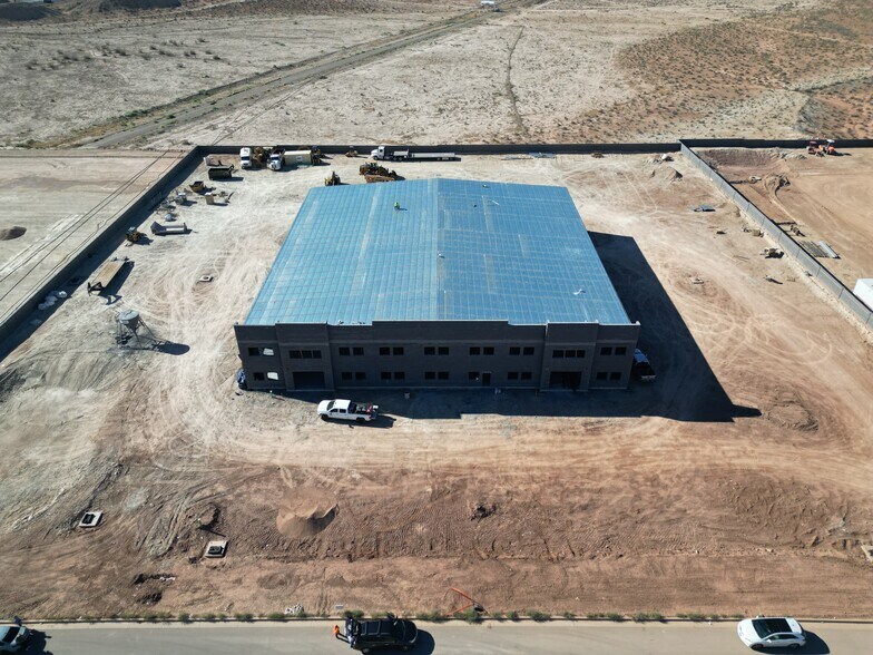 More Photos Of 812 E Benchmark Dr, St George Industrial For Sale