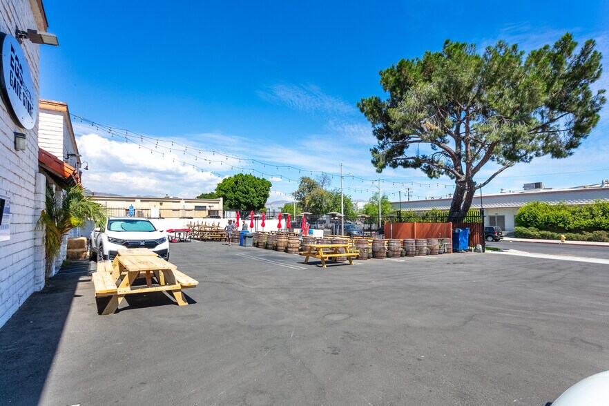 More Photos Of 425 Park Ave, San Fernando Warehouse For Sale