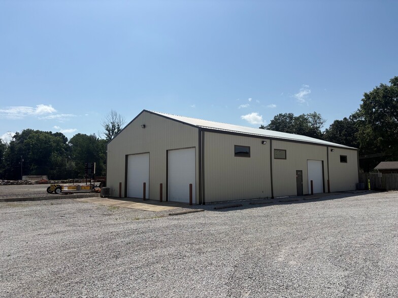 Primary Photo Of 1698 E Davis Dr, Terre Haute Warehouse For Lease