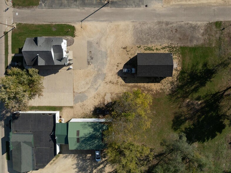 More Photos Of 507 W Wisconsin St, Sparta Flex For Sale