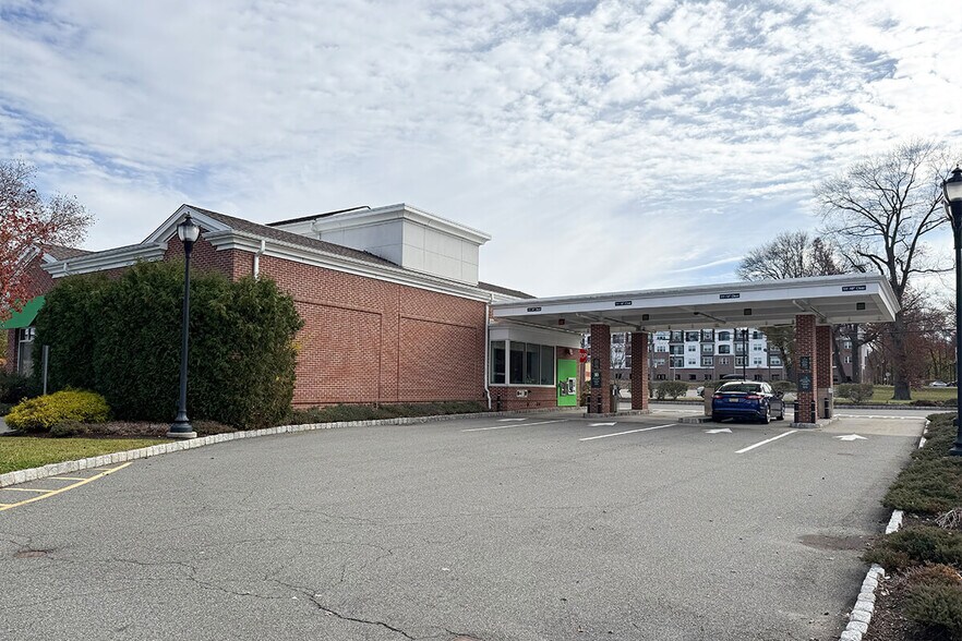 More Photos Of 177 Columbia Tpke, Florham Park Bank For Lease