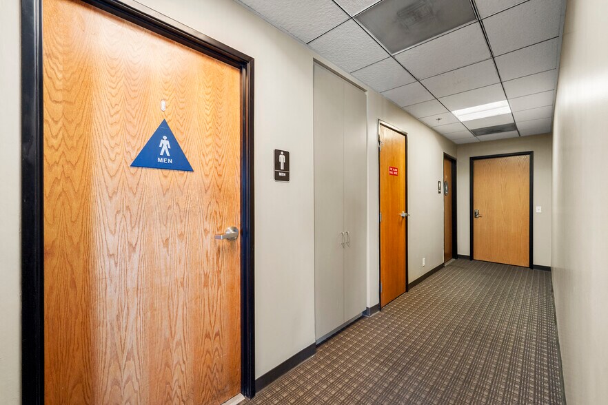 More Photos Of 20321 SW Birch St, Newport Beach Office For Sale