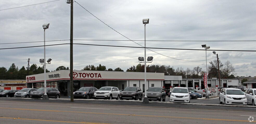 More Photos Of 1640 Airport Blvd, West Columbia Auto Dealership For Lease