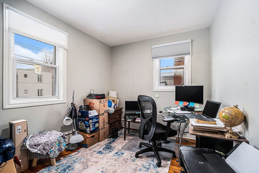 More Photos Of 331 Mona Av, Ottawa Apartments For Sale