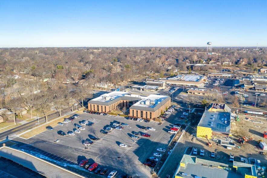More Photos Of 4121 W 83rd St, Prairie Village Office For Lease
