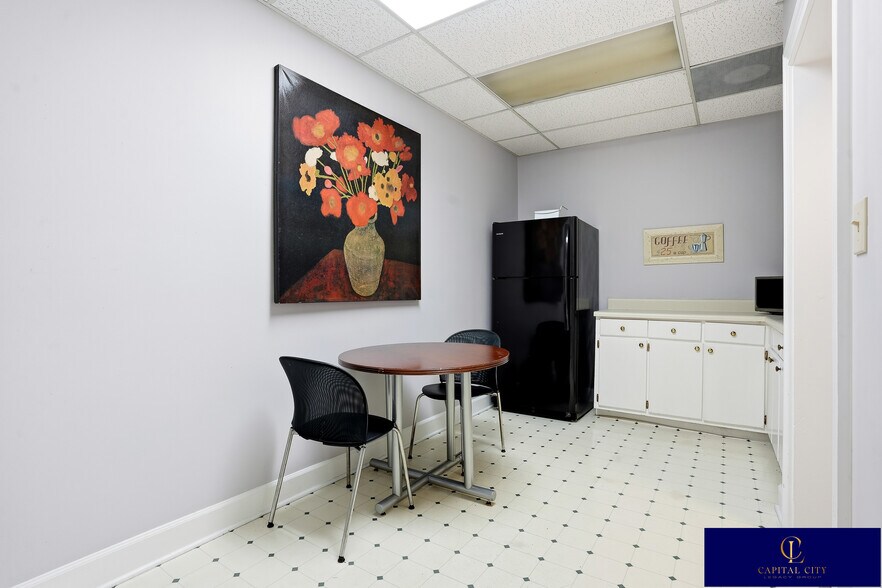 More Photos Of 10115 N Hwy 142, Covington Medical For Lease