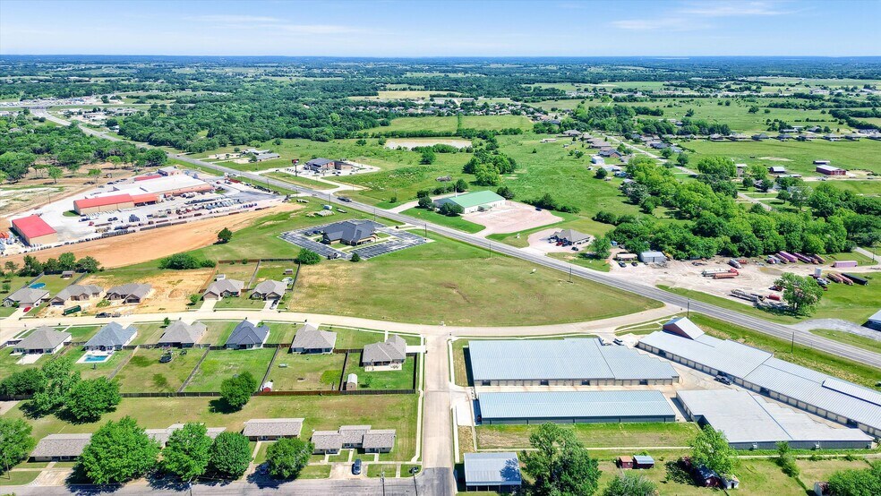 More Photos Of 305 US 377 hwy, Whitesboro Land For Lease
