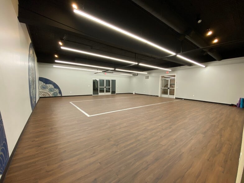 More Photos Of 615 S Front St, Mankato Storefront Retail Office For Lease