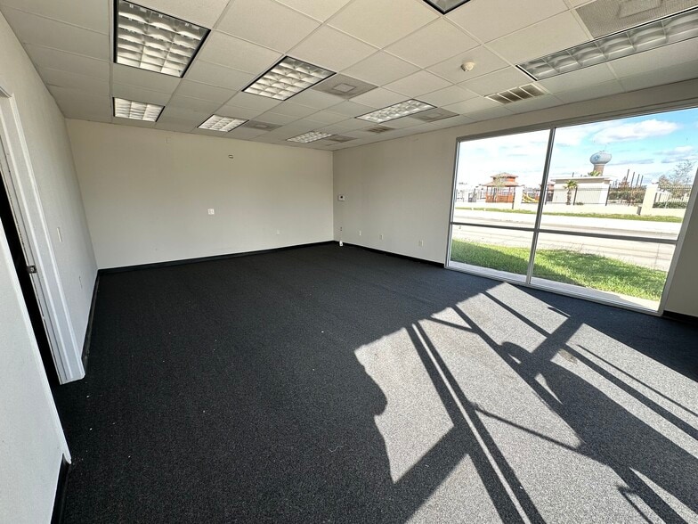 More Photos Of 900 W Jackson Ave, Pasadena Storefront Retail Office For Sale