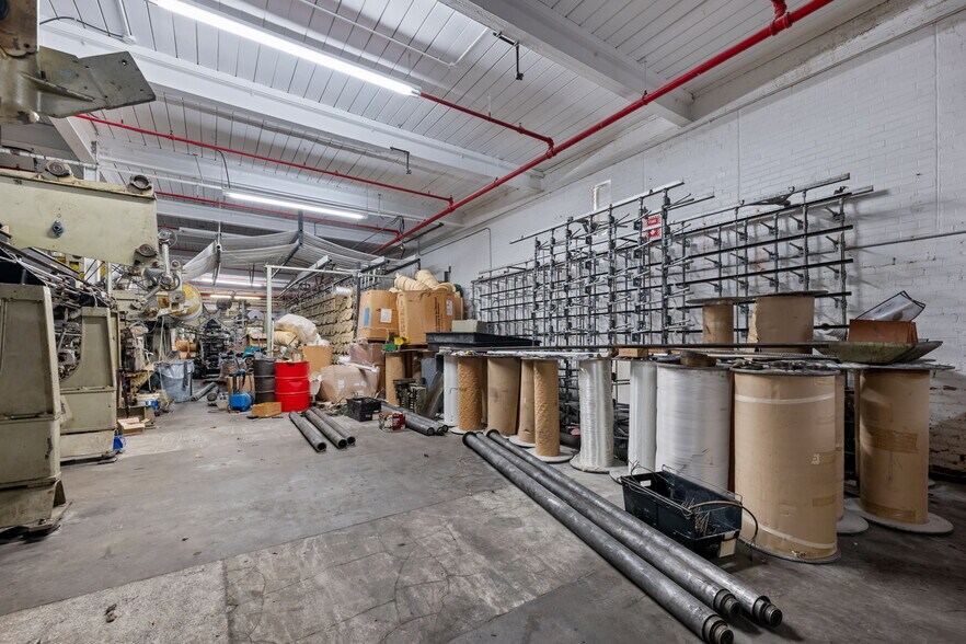 More Photos Of 312 W Luther Ave, Liberty Manufacturing For Sale