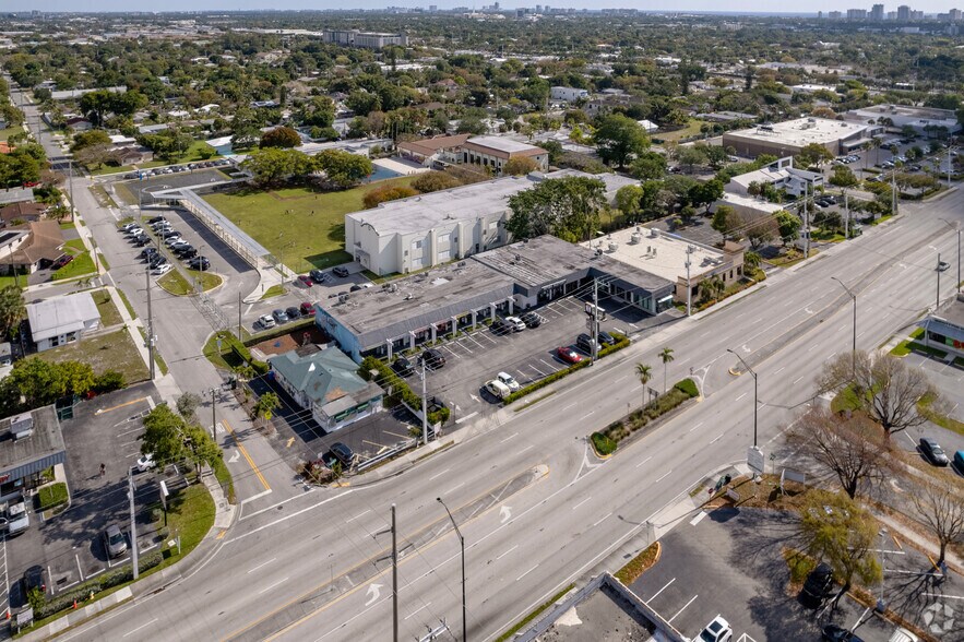 More Photos Of 821-859 E Oakland Park Blvd, Oakland Park Storefront For Lease