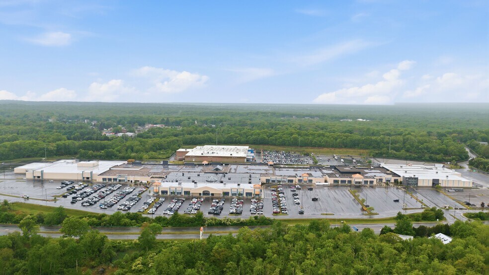 More Photos Of 262 Swansea Mall Dr, Swansea Unknown For Lease