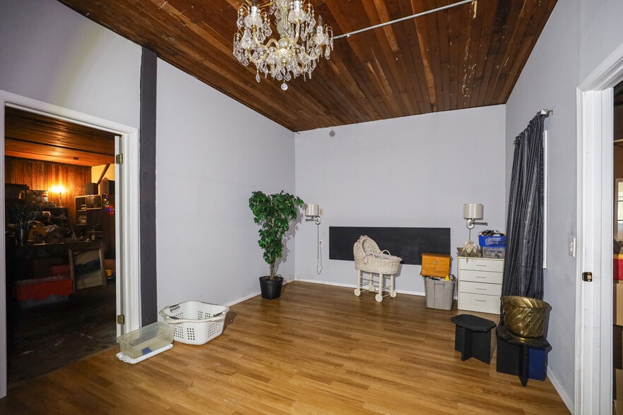More Photos Of 411 S Jefferson St, Aberdeen Industrial For Sale