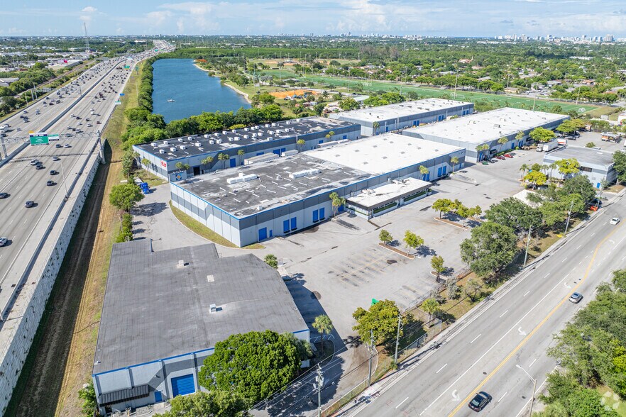 More Photos Of 1919 NW 19th St, Fort Lauderdale Warehouse For Lease