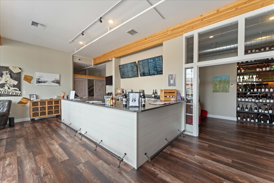 More Photos Of 2037 W Woodin Ave, Chelan Restaurant For Sale