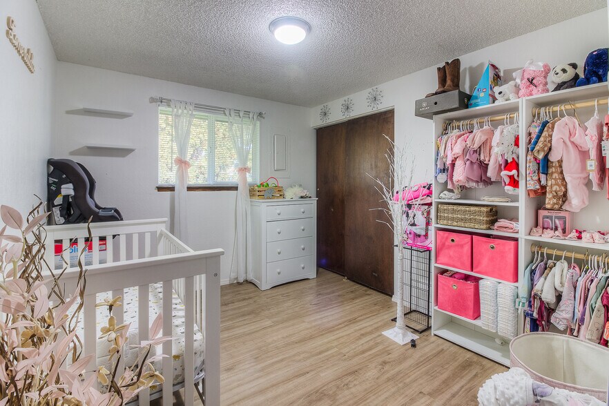 More Photos Of 1704 S 12th Ave, Yakima Apartments For Sale