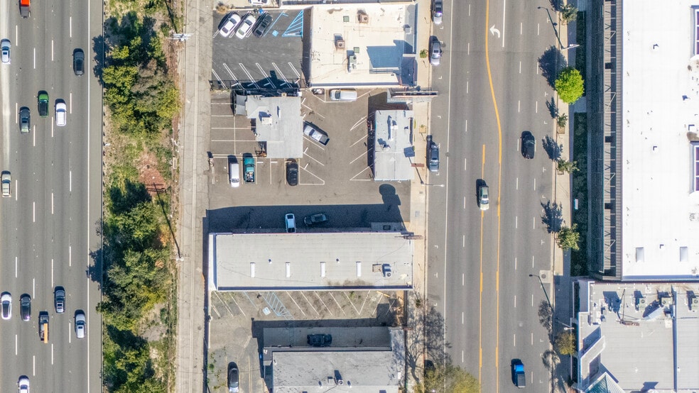 More Photos Of 19511-19513 Ventura Blvd, Tarzana Freestanding For Lease