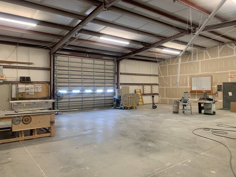More Photos Of 115 Justin Dr, New Bern Warehouse For Lease
