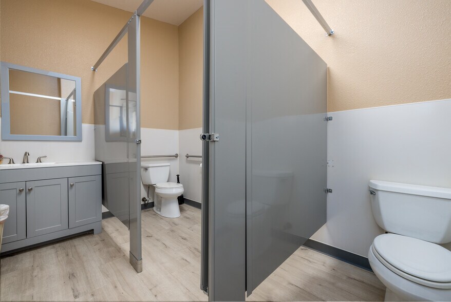 More Photos Of 2127 S Giddings St, Visalia Religious Facility For Sale