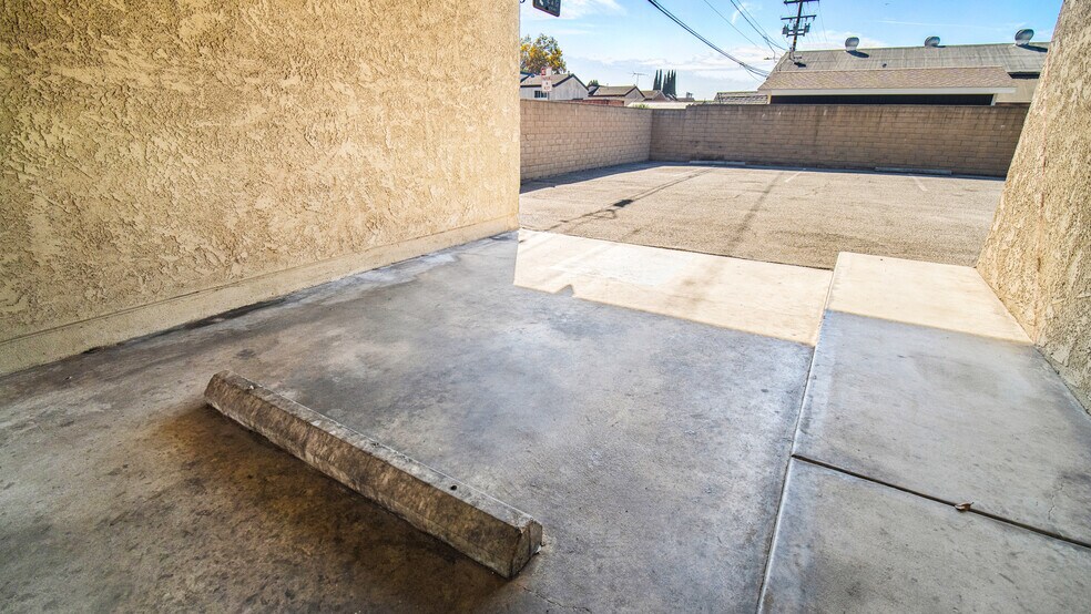 More Photos Of 800 E Wardlow Rd, Long Beach Loft Creative Space For Sale