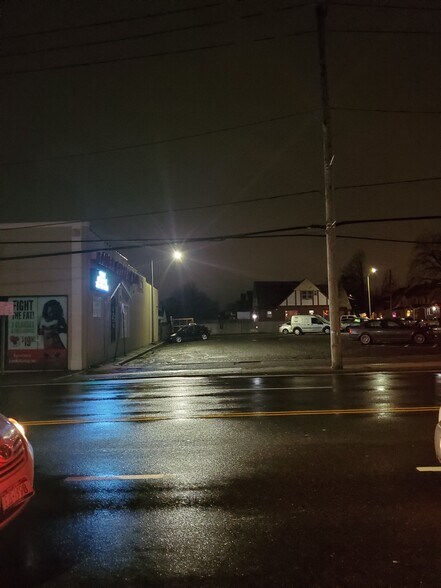 More Photos Of 885-893 Hempstead Tpke, Franklin Square Storefront For Lease