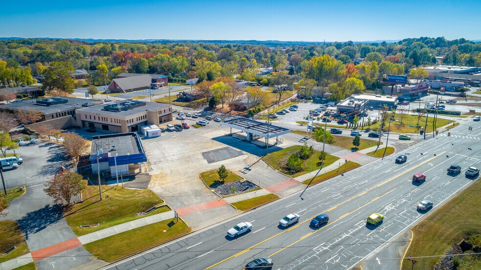 More Photos Of 4806 TN-58, Chattanooga Service Station For Sale