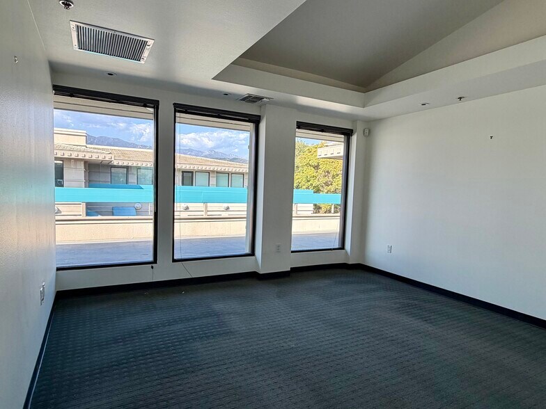 More Photos Of 6185-6187 Carpinteria Ave, Carpinteria Office For Sale
