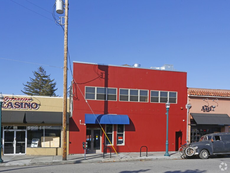 More Photos Of 711 Pacific Ave, Santa Cruz Restaurant For Lease