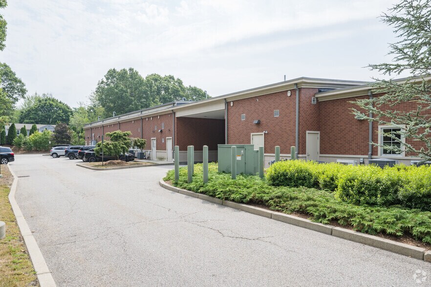 More Photos Of 5750 Post Rd, East Greenwich Medical For Sale