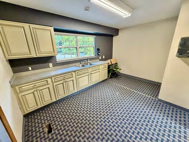 More Photos Of 1028 Old Cedar Bluff Rd, Knoxville Office For Lease
