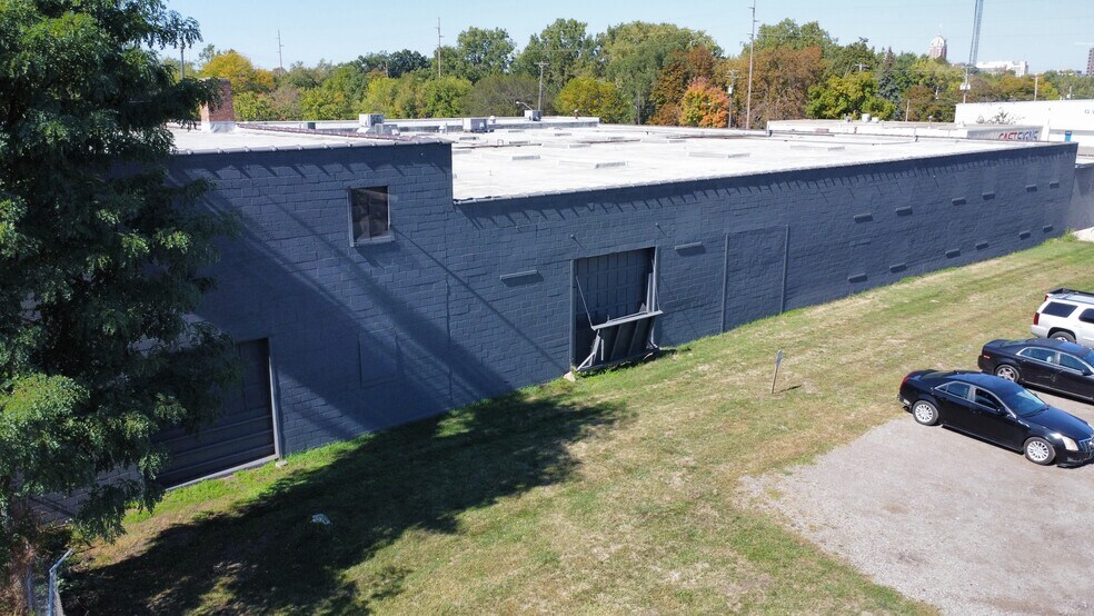 More Photos Of 1121 River St, Lansing Distribution For Lease