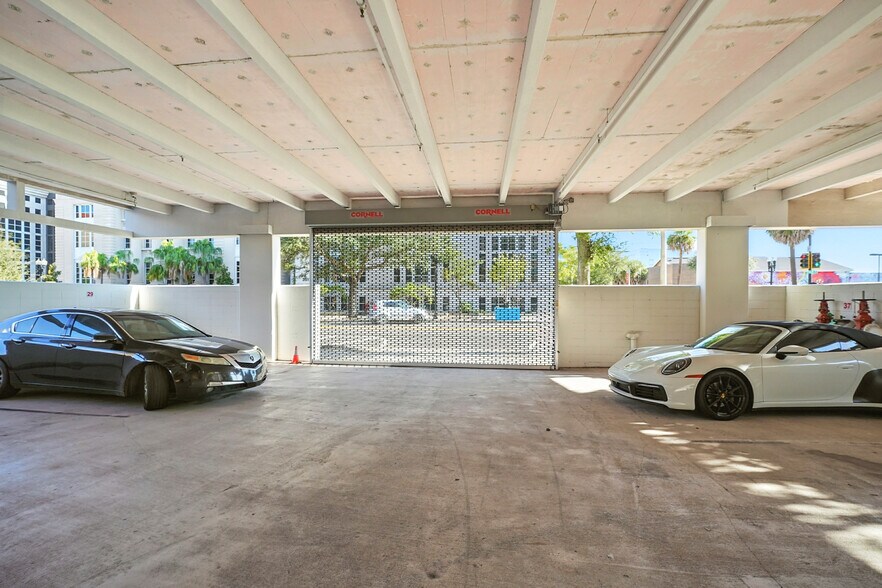 More Photos Of 24 N Market St, Jacksonville Office For Lease